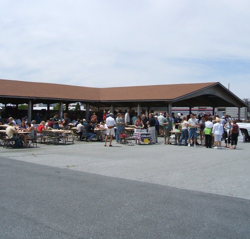 A view of the diners at the 2006 Crab Feast.